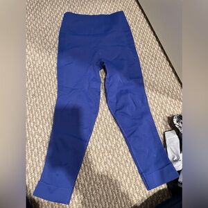 Lululemon size 6 leggings